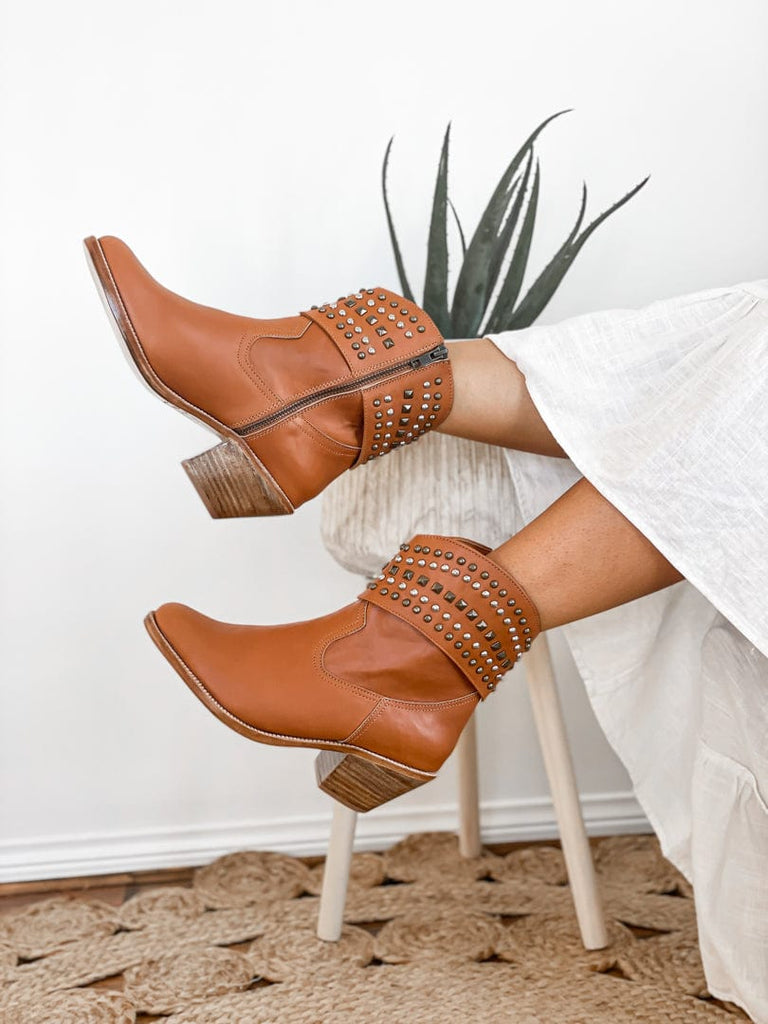 Mahiya Footwear Vagabond Boots