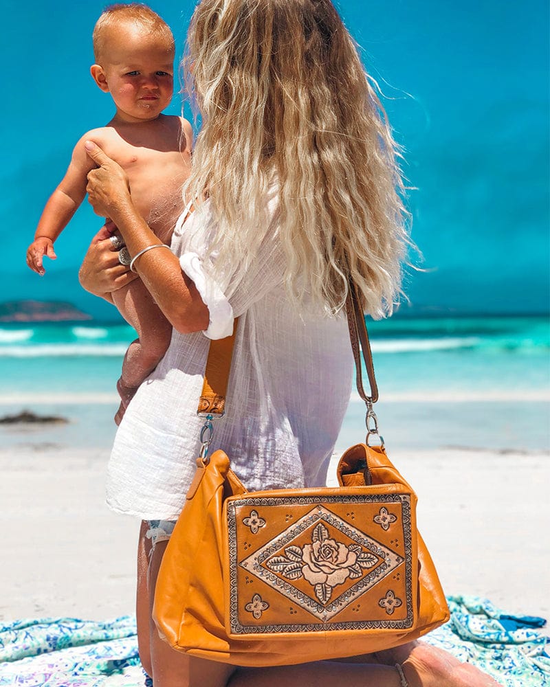 🥳🥳🥳sale original dakota branded bag in 🇯🇵🥰🥰💙🥳, Luxury, Bags &  Wallets on Carousell