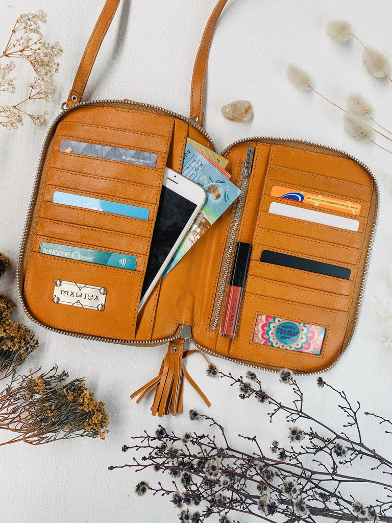 Mahiya Wallets & Clutches The Traveller Pouch Bag